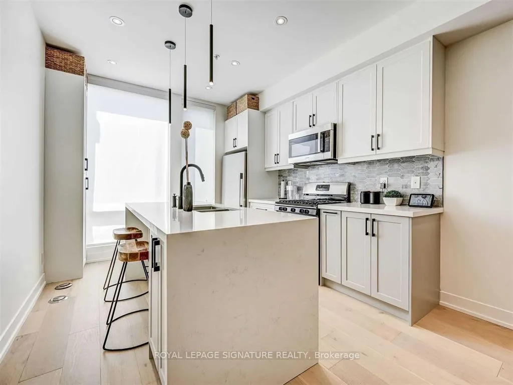 Photo 5 of 14 Vince Avenue, Toronto, Woodbine Corridor — HOMEH