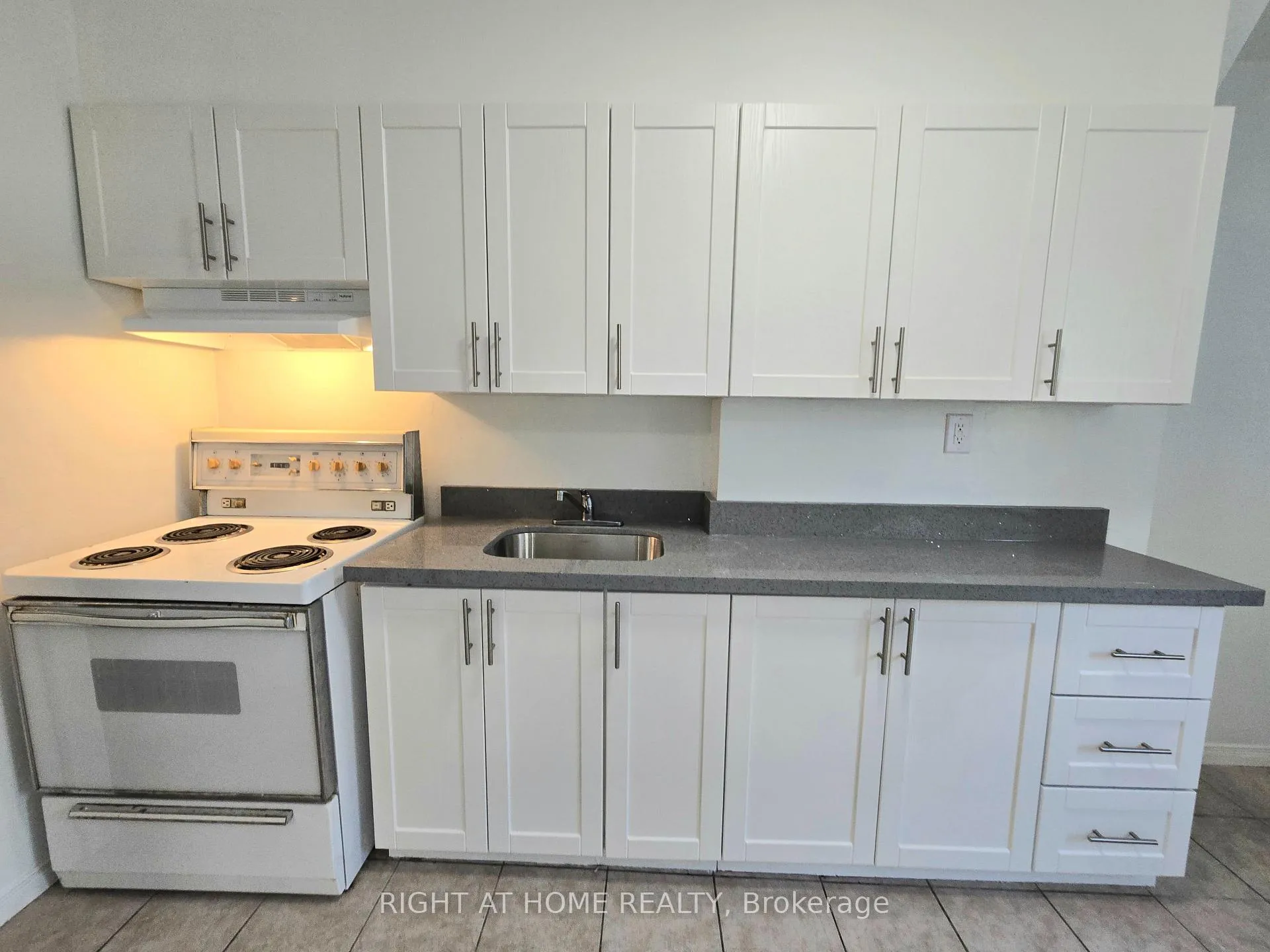 Photo 5 of Unit Main, 344 Glebeholme Boulevard, Toronto, Danforth — HOMEH