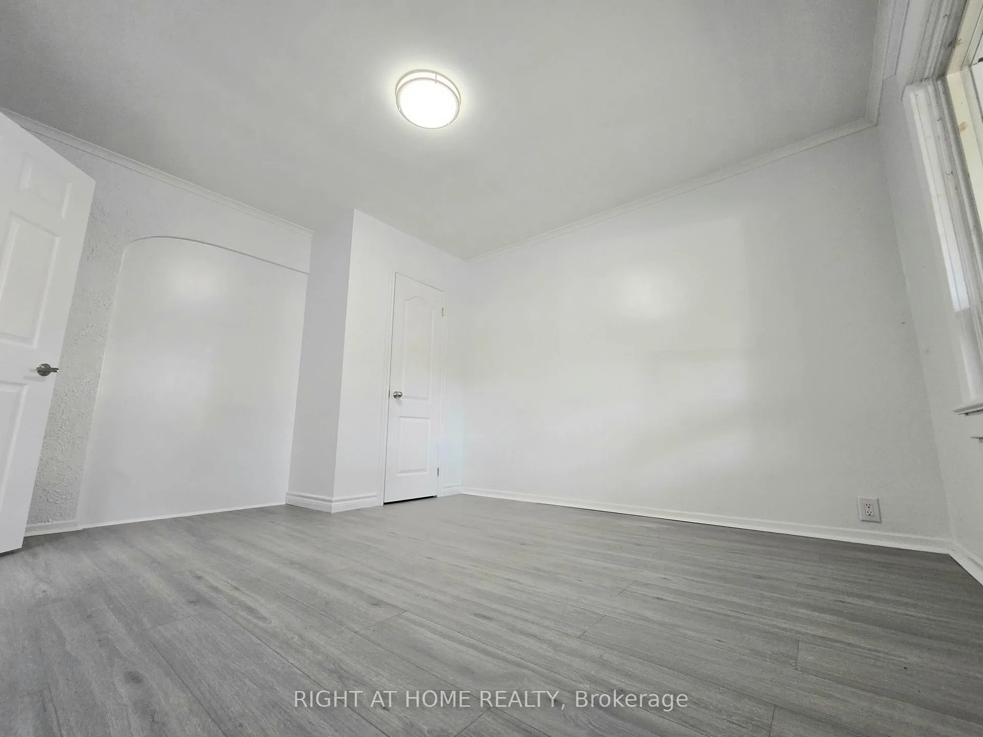 Photo 11 of Unit Main, 344 Glebeholme Boulevard, Toronto, Danforth — HOMEH