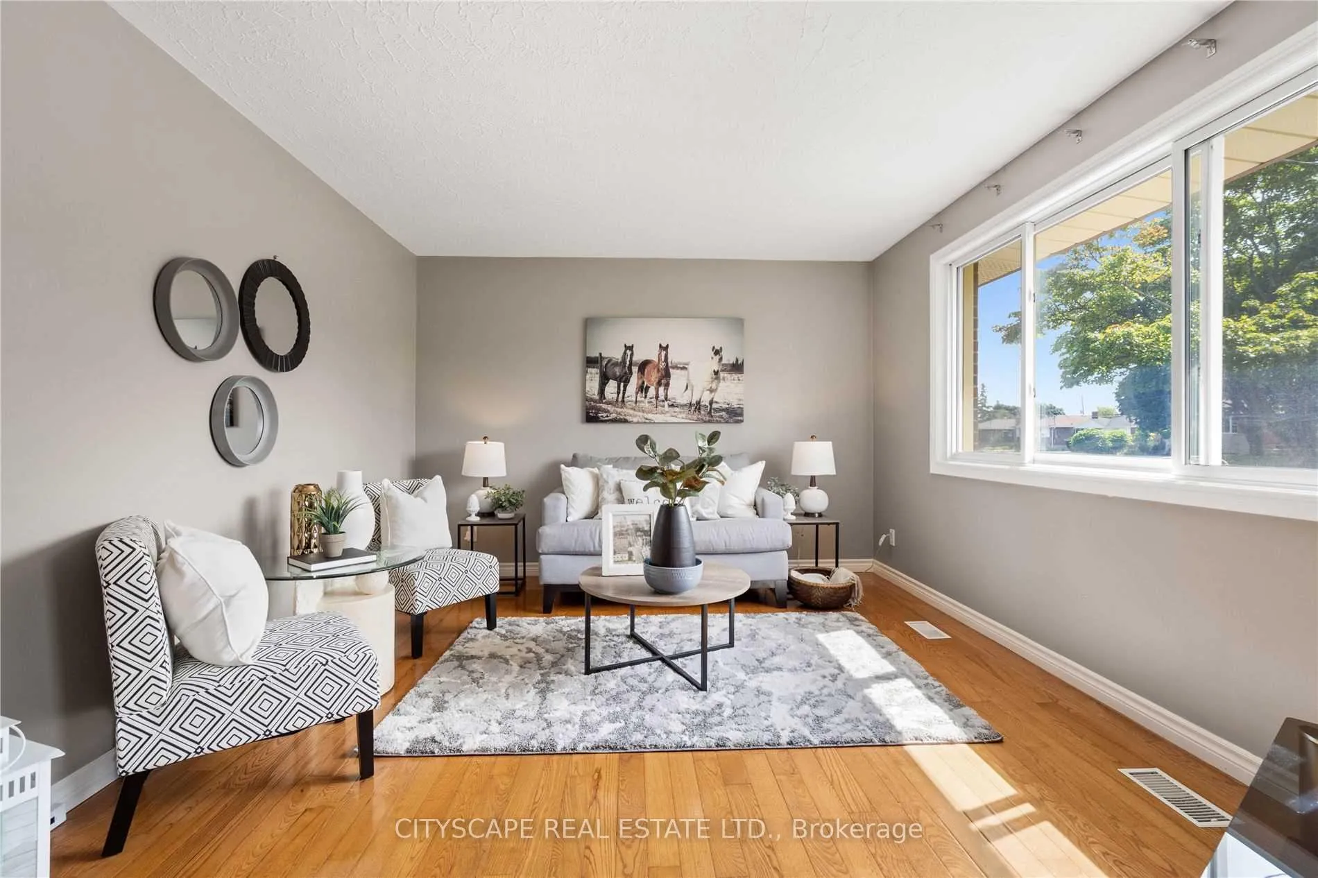 Photo 3 of 762 Olive Avenue, Oshawa, Donevan — HOMEH