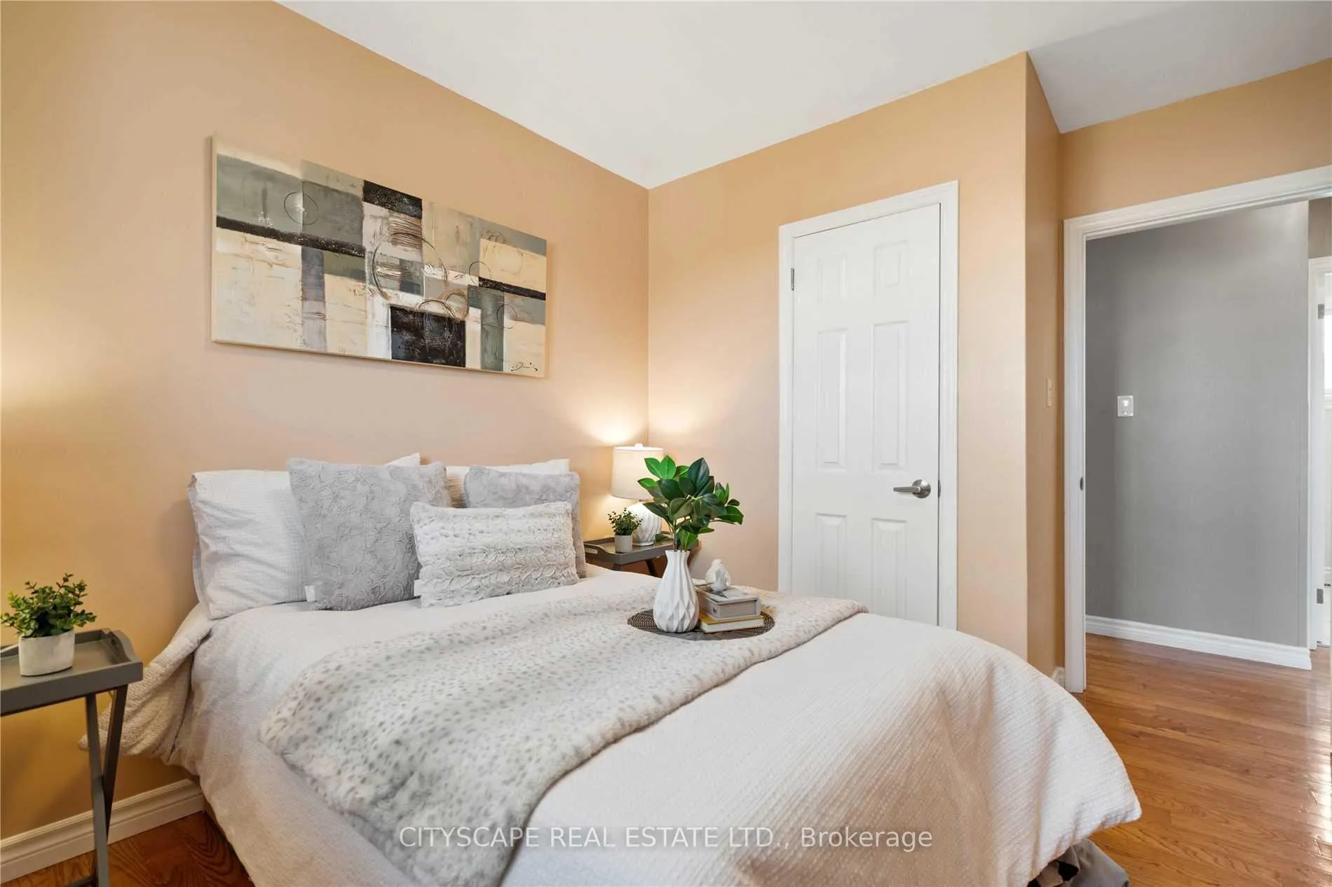 Photo 10 of 762 Olive Avenue, Oshawa, Donevan — HOMEH