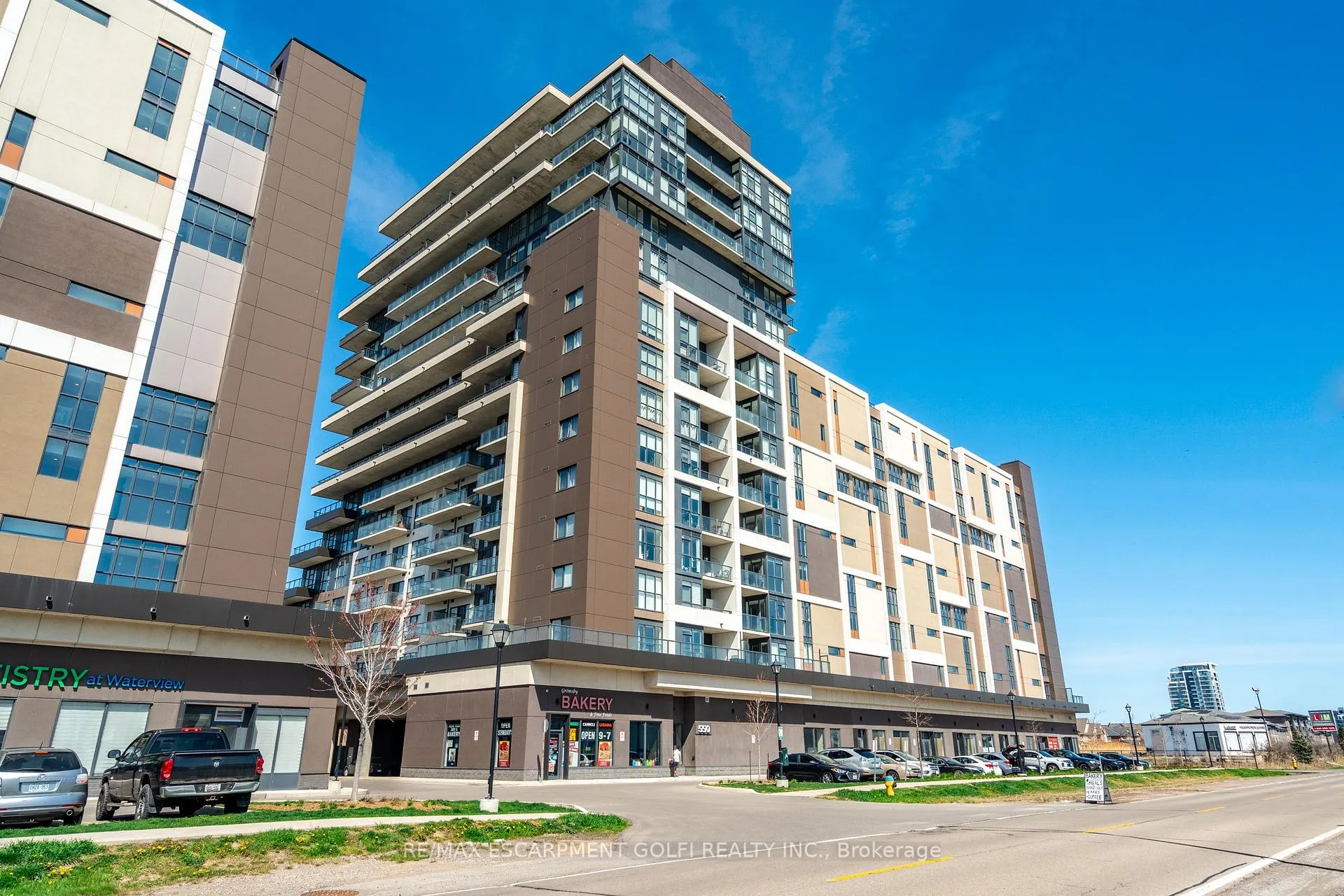 Front of Unit 404, 550 North Service Road