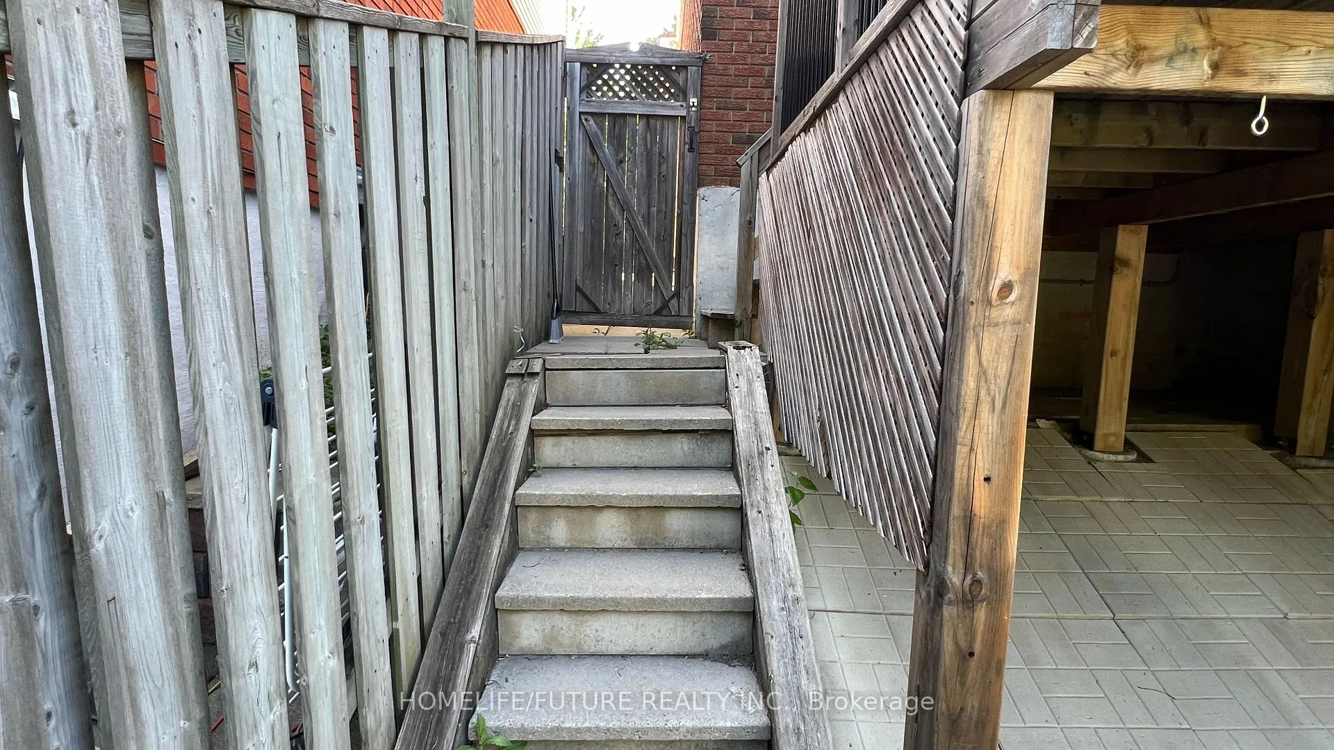 Photo 8 of 541 Charrington Avenue, Oshawa, Centennial — HOMEH