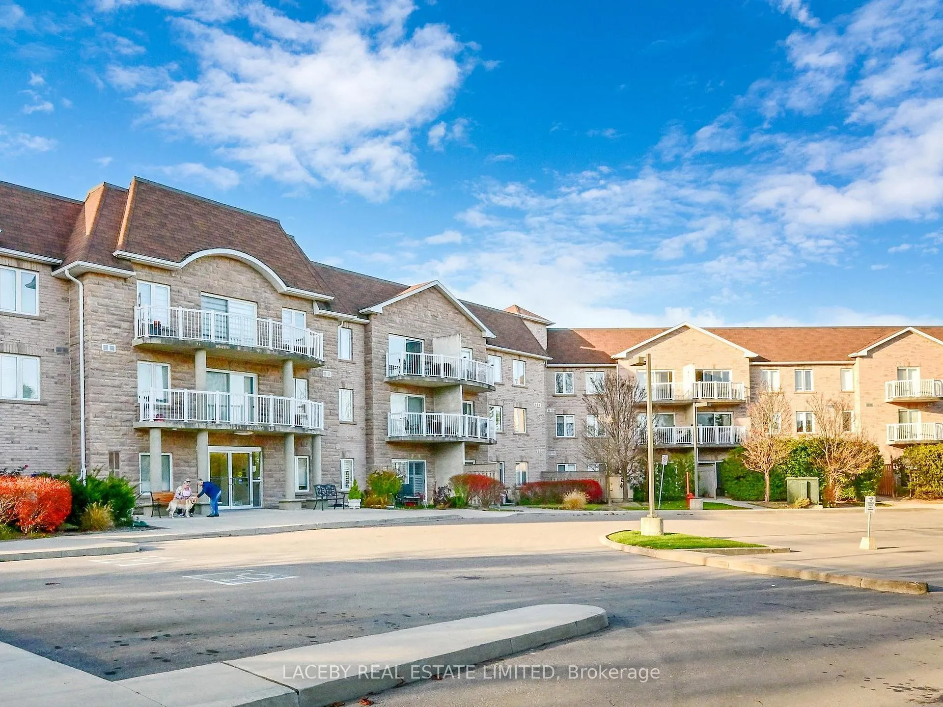 Photo 1 of Unit 313, 32 Church Street, King, Schomberg — HOMEH