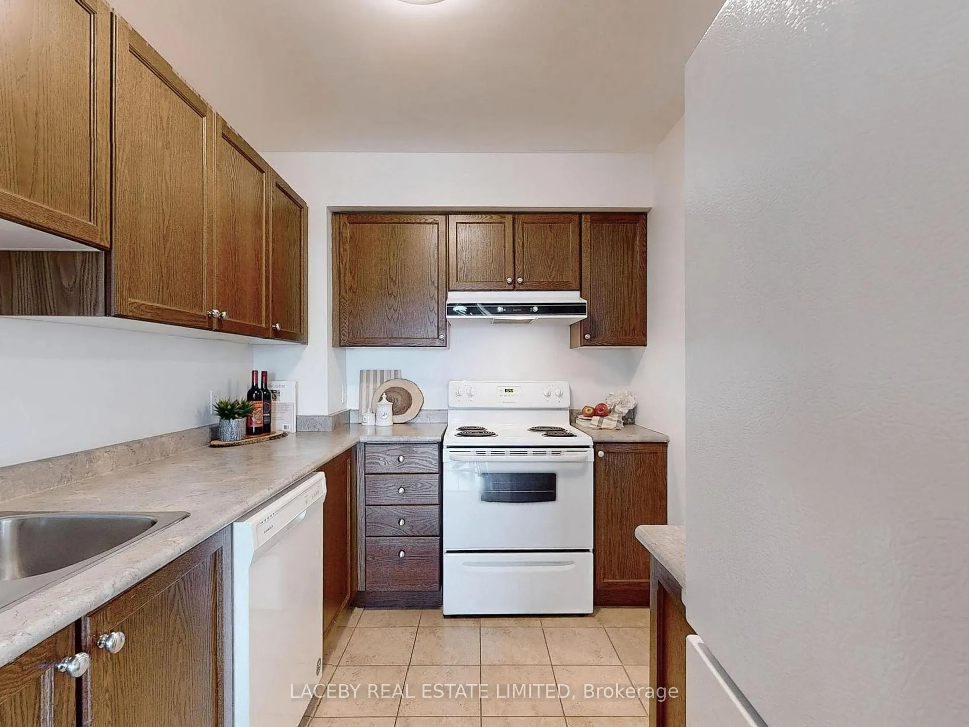 Photo 16 of Unit 313, 32 Church Street, King, Schomberg — HOMEH