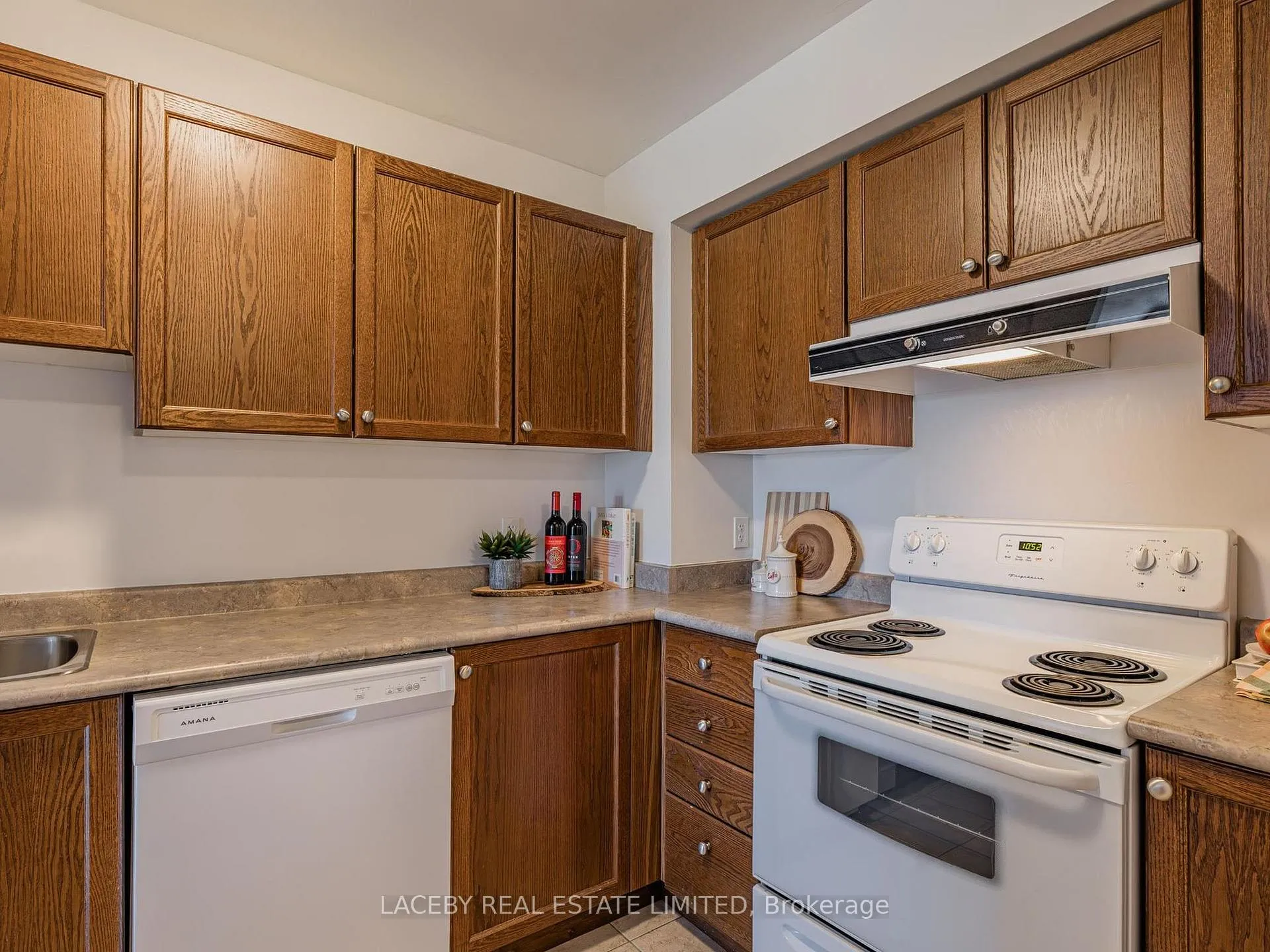 Photo 17 of Unit 313, 32 Church Street, King, Schomberg — HOMEH