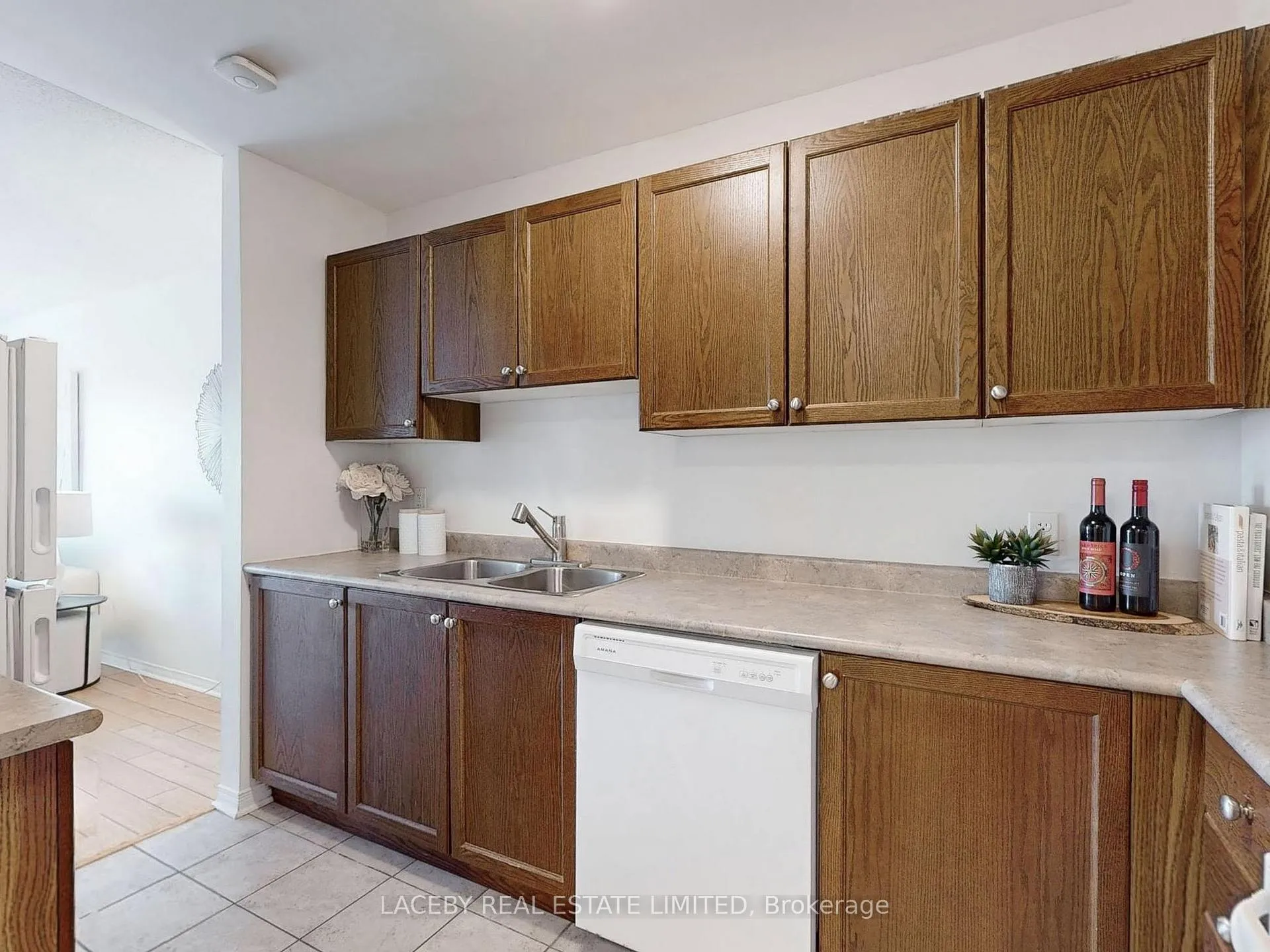 Photo 19 of Unit 313, 32 Church Street, King, Schomberg — HOMEH