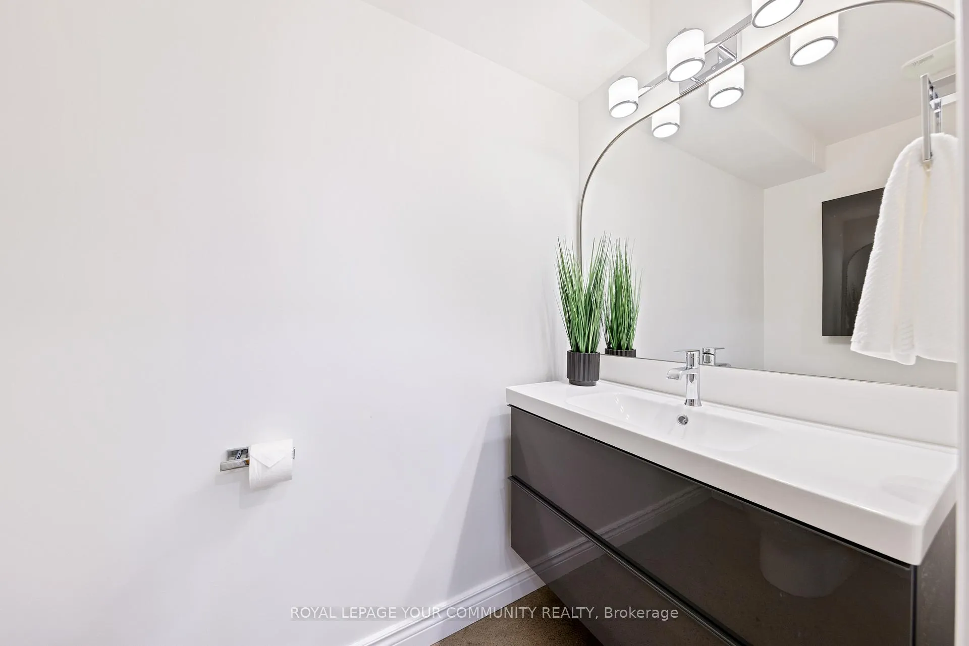 Photo 16 of Unit 101, 2175 Wyandotte Street E, Windsor — HOMEH