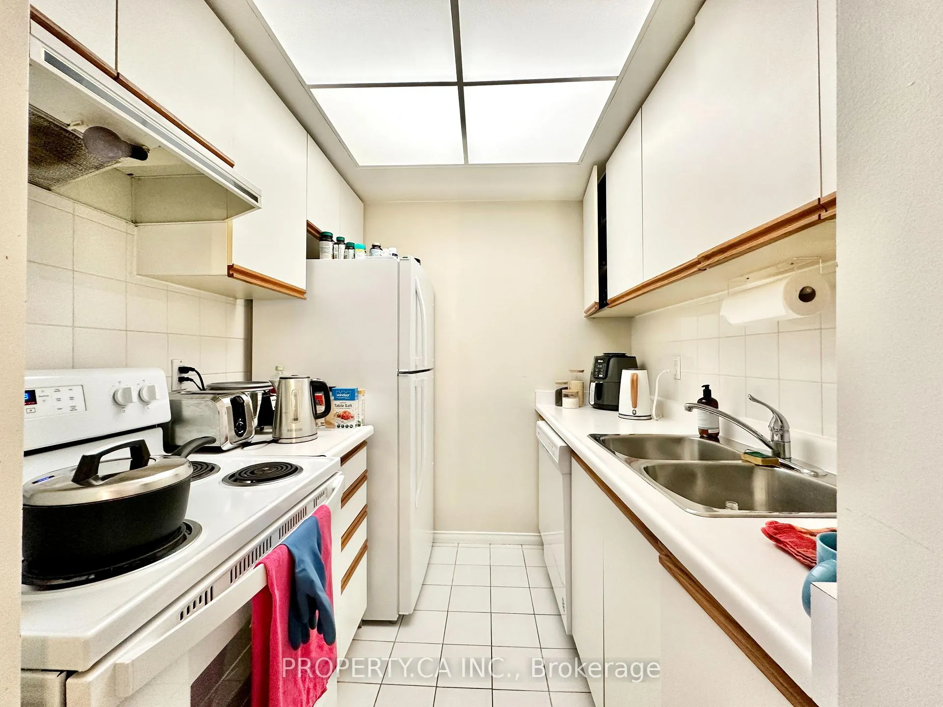 Photo 10 of Unit 503, 77 Harbour Square, Toronto, Waterfront Communities — HOMEH