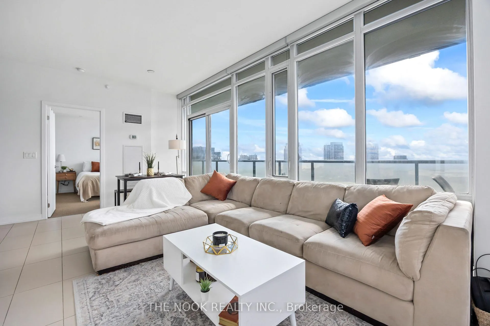 Photo 5 of Unit 2602, 170 Fort York Boulevard, Toronto, Waterfront Communities — HOMEH