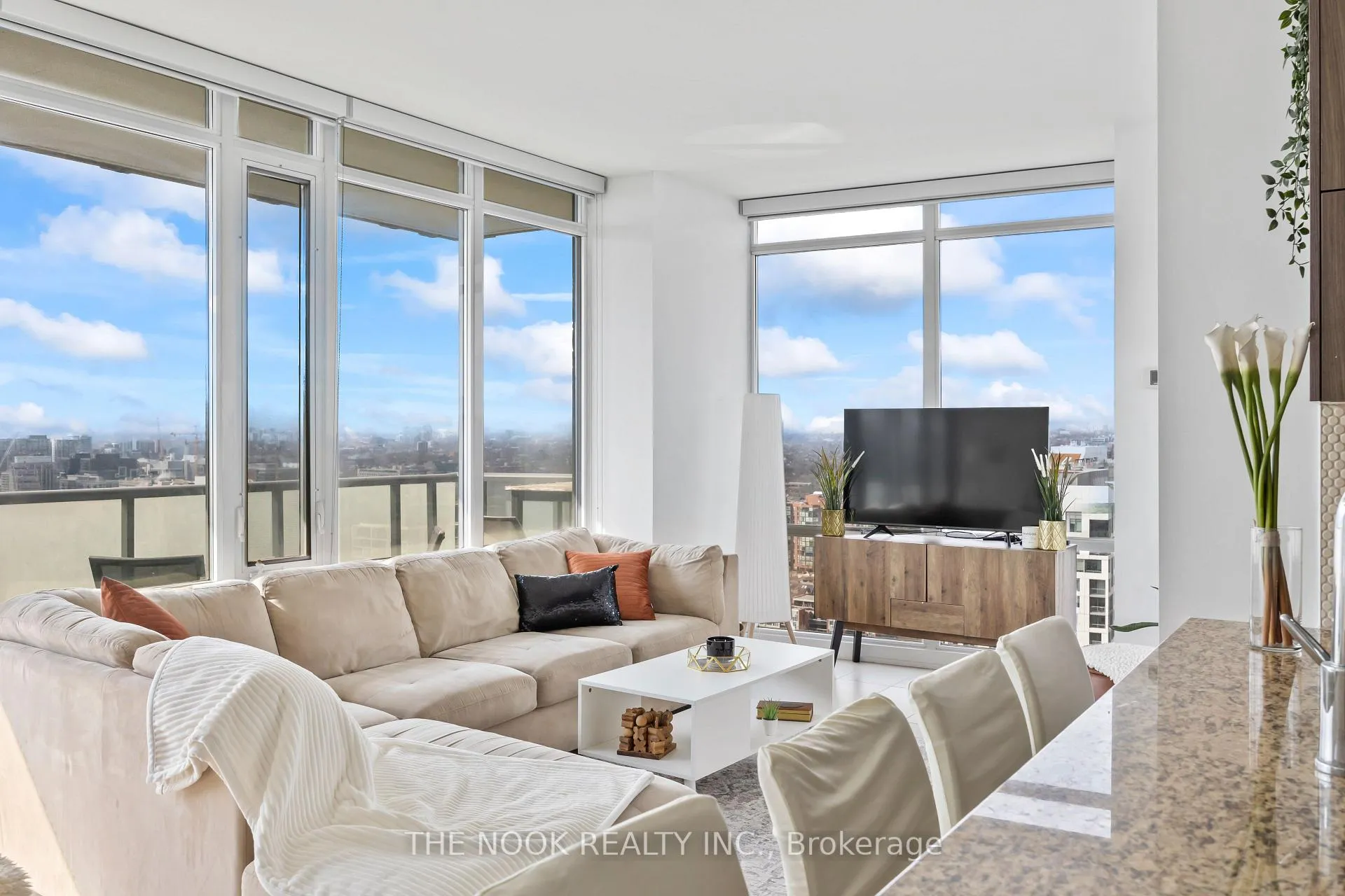 Photo 7 of Unit 2602, 170 Fort York Boulevard, Toronto, Waterfront Communities — HOMEH