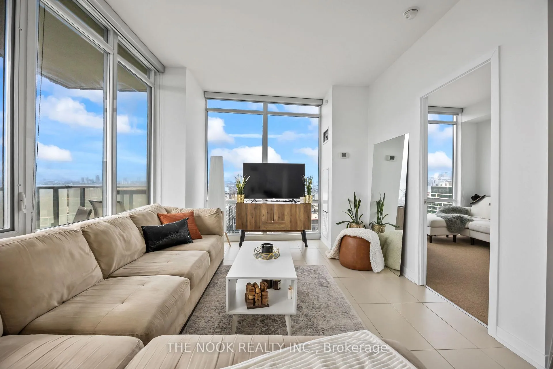 Photo 9 of Unit 2602, 170 Fort York Boulevard, Toronto, Waterfront Communities — HOMEH
