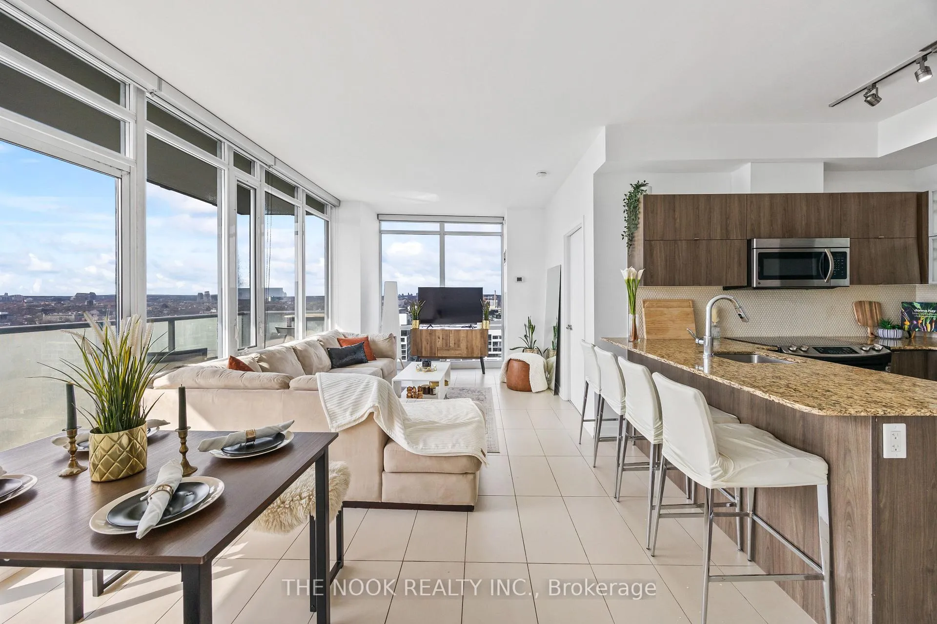 Photo 10 of Unit 2602, 170 Fort York Boulevard, Toronto, Waterfront Communities — HOMEH