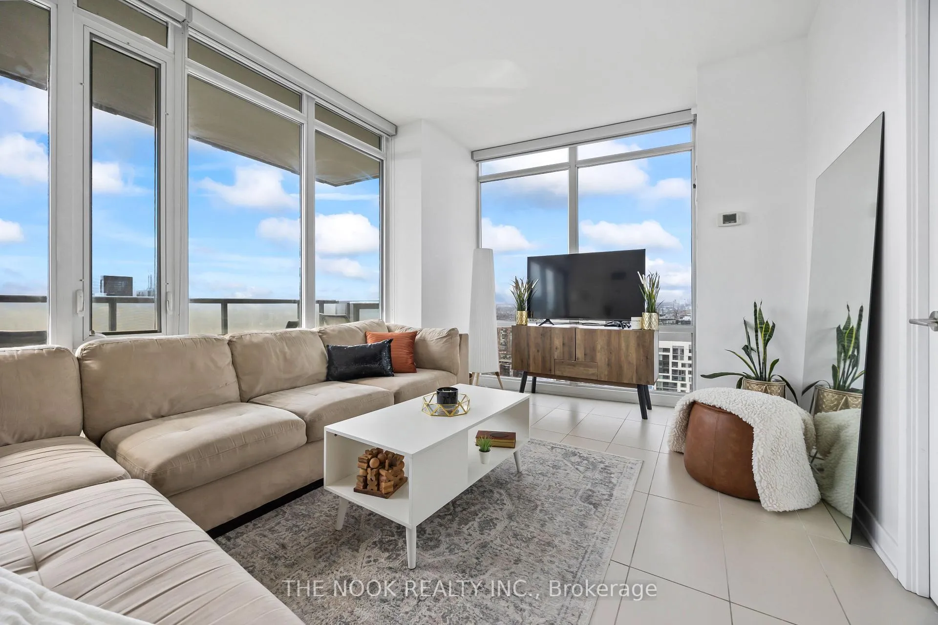 Photo 11 of Unit 2602, 170 Fort York Boulevard, Toronto, Waterfront Communities — HOMEH