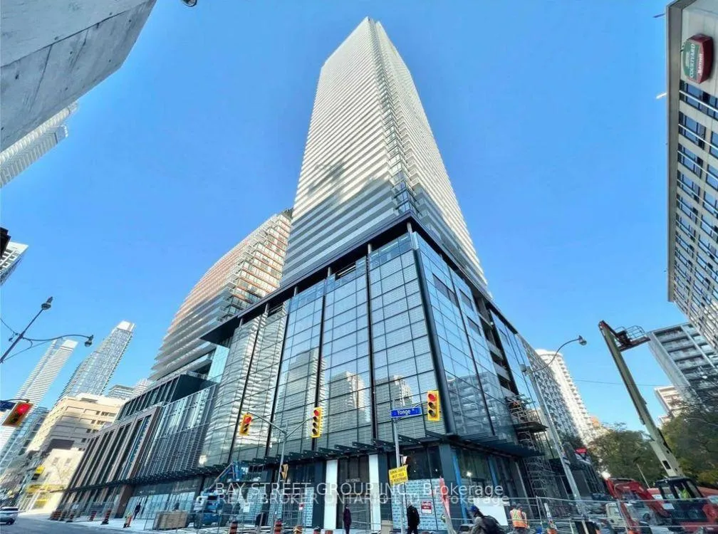 Front of Unit 2912, 501 Yonge Street