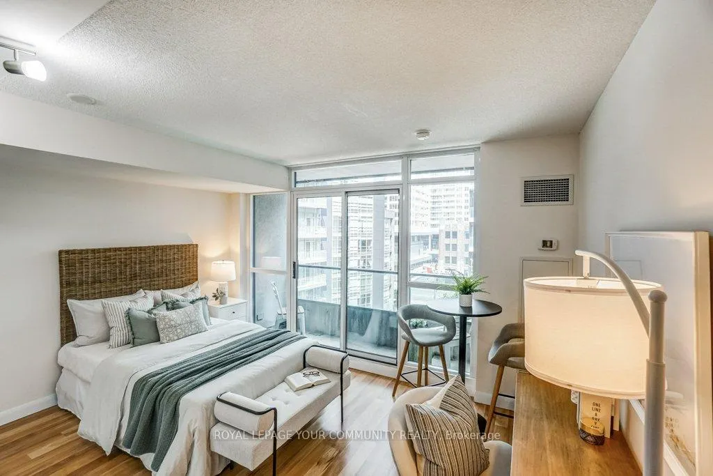 Photo 2 of Unit 334, 600 fleet Street, Toronto, Niagara — HOMEH