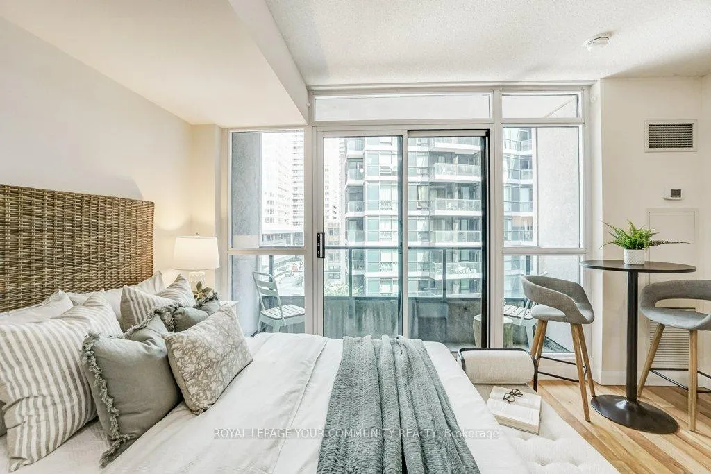 Photo 3 of Unit 334, 600 fleet Street, Toronto, Niagara — HOMEH