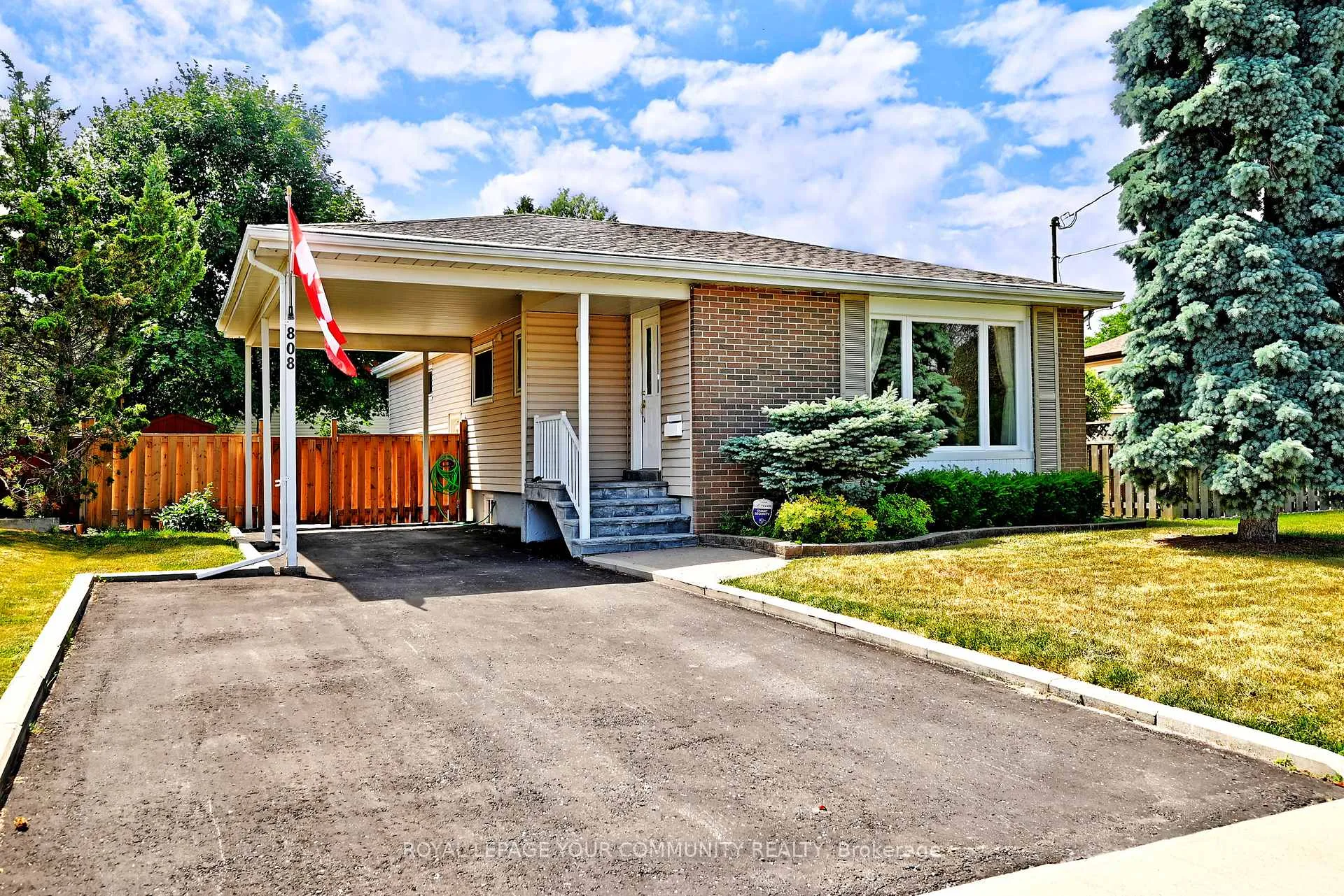 Photo 1 of 808 Batory Avenue, Pickering, West Shore — HOMEH