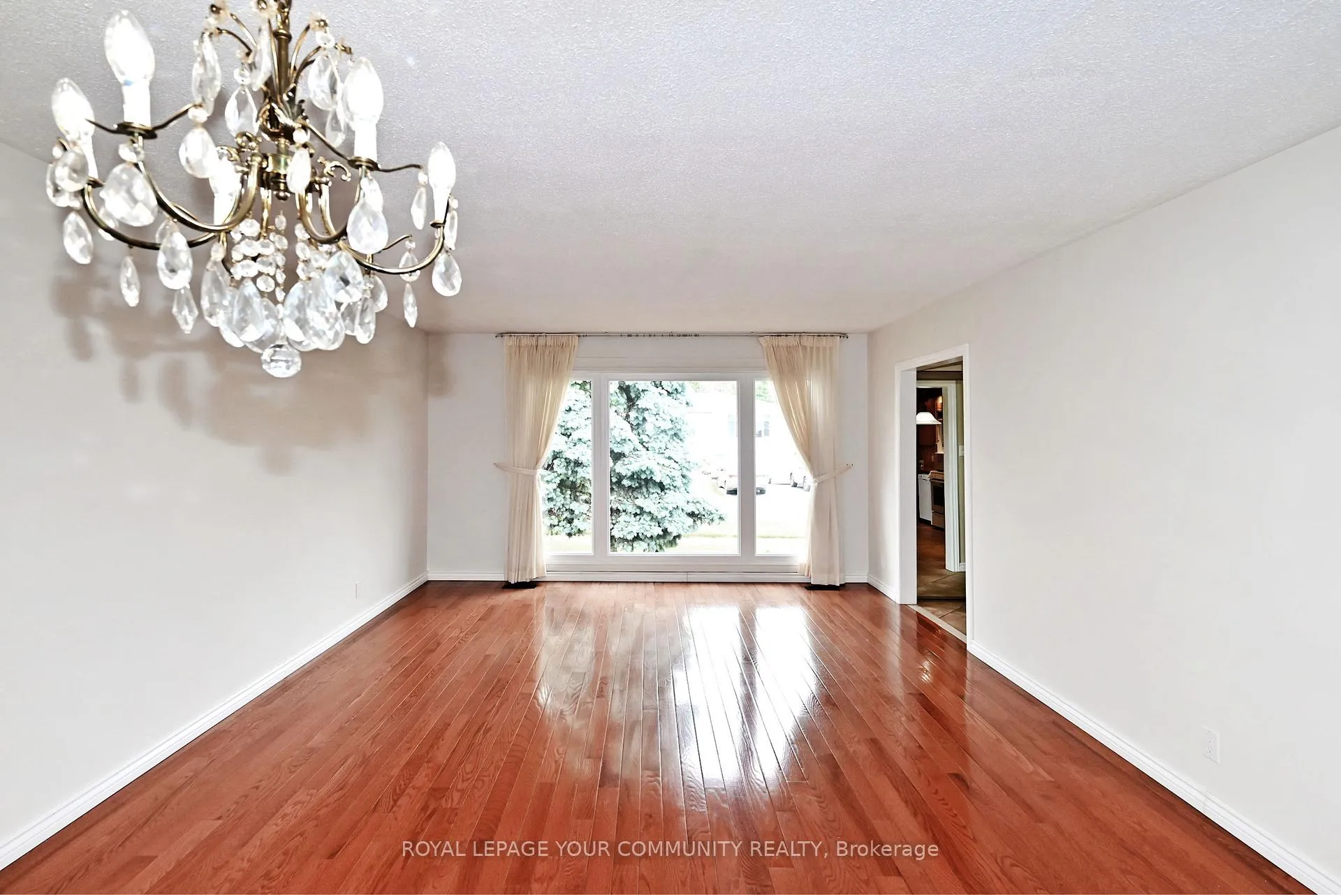 Photo 9 of 808 Batory Avenue, Pickering, West Shore — HOMEH
