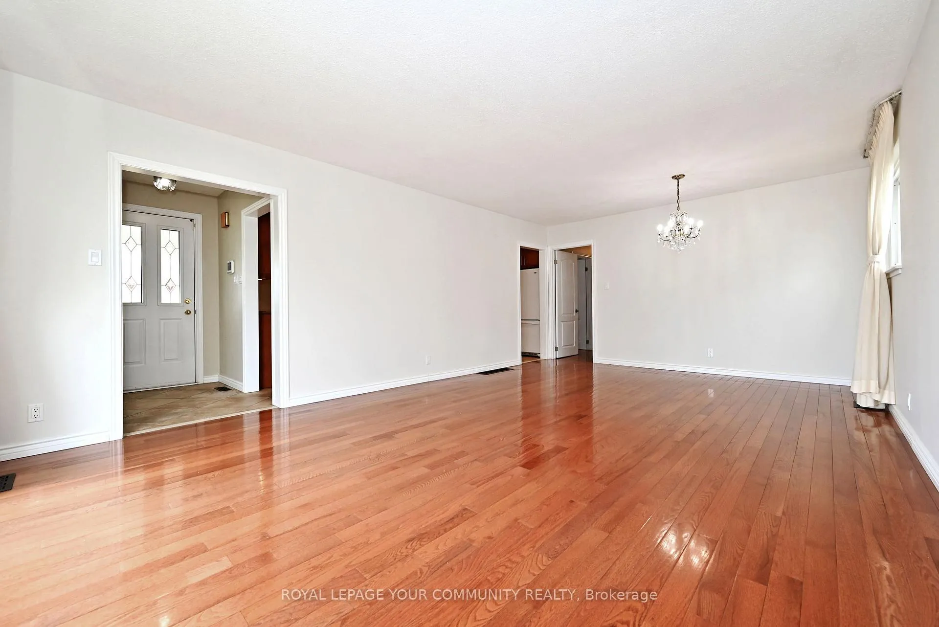 Photo 10 of 808 Batory Avenue, Pickering, West Shore — HOMEH