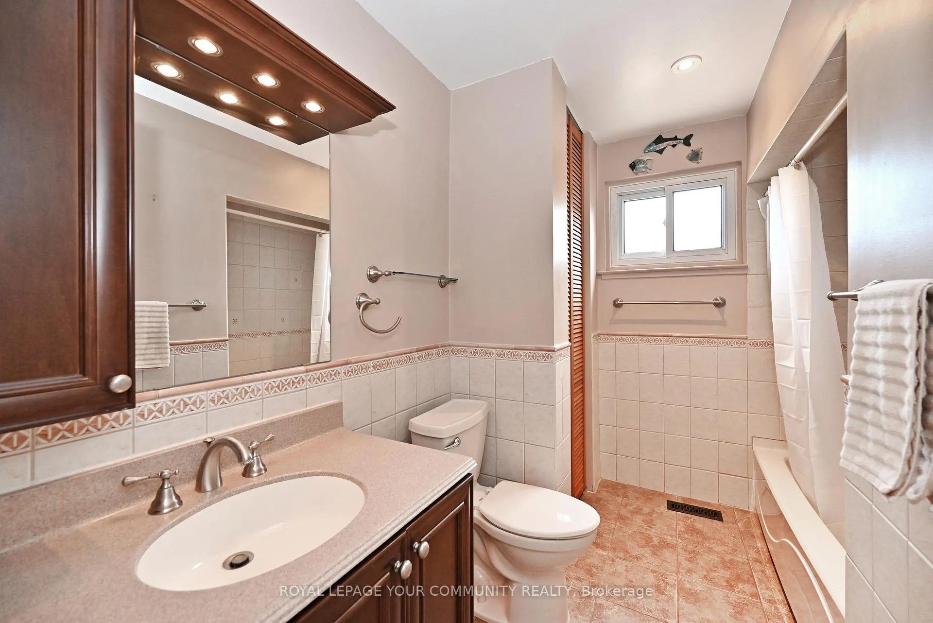 Photo 24 of 808 Batory Avenue, Pickering, West Shore — HOMEH