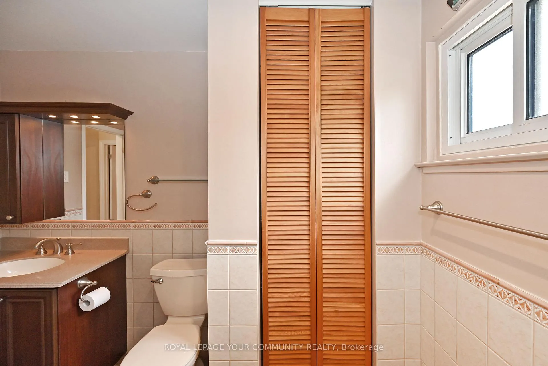 Photo 25 of 808 Batory Avenue, Pickering, West Shore — HOMEH