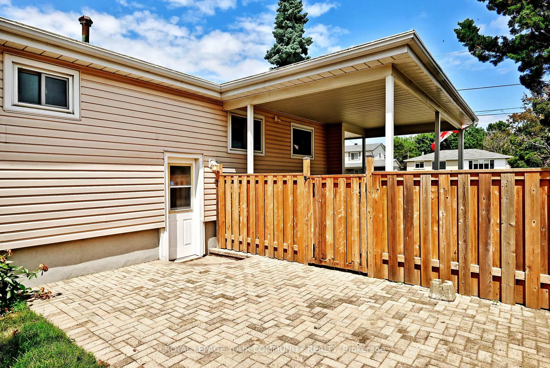 Photo 42 of 808 Batory Avenue, Pickering, West Shore — HOMEH