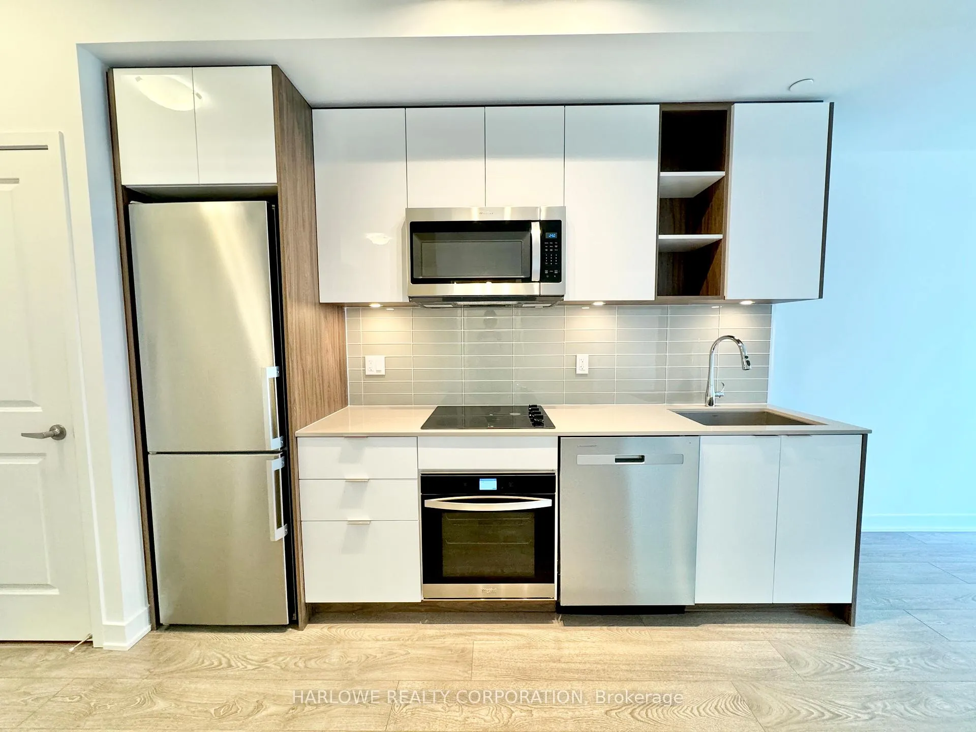 Front of Unit 1417, 543 Richmond Street W