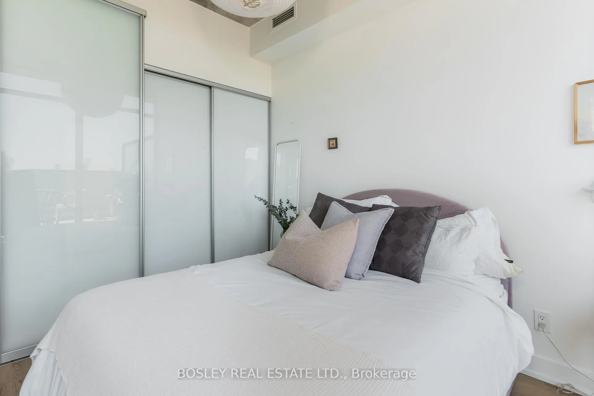 Photo 13 of Unit 513, 20 Gladstone Avenue, Toronto, Little Portugal — HOMEH