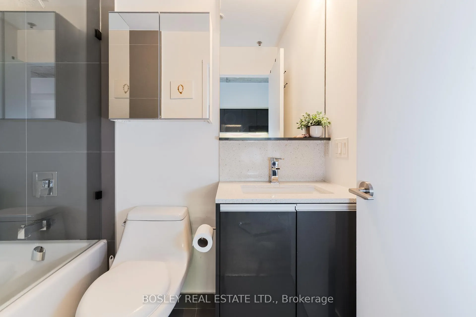 Photo 14 of Unit 513, 20 Gladstone Avenue, Toronto, Little Portugal — HOMEH