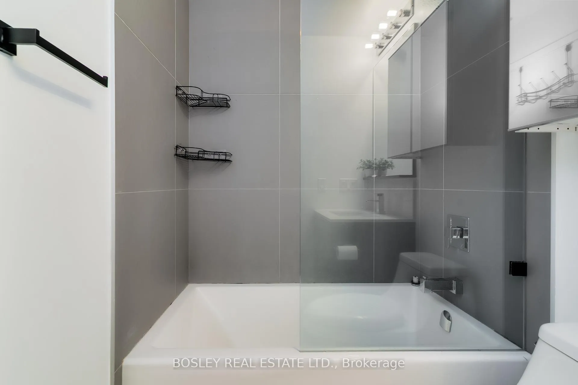 Photo 15 of Unit 513, 20 Gladstone Avenue, Toronto, Little Portugal — HOMEH