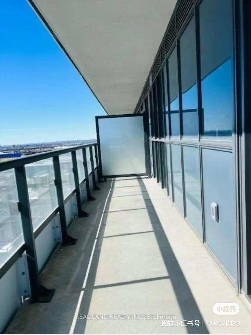 Front of Unit 612, 38 honeycrisp Crescent