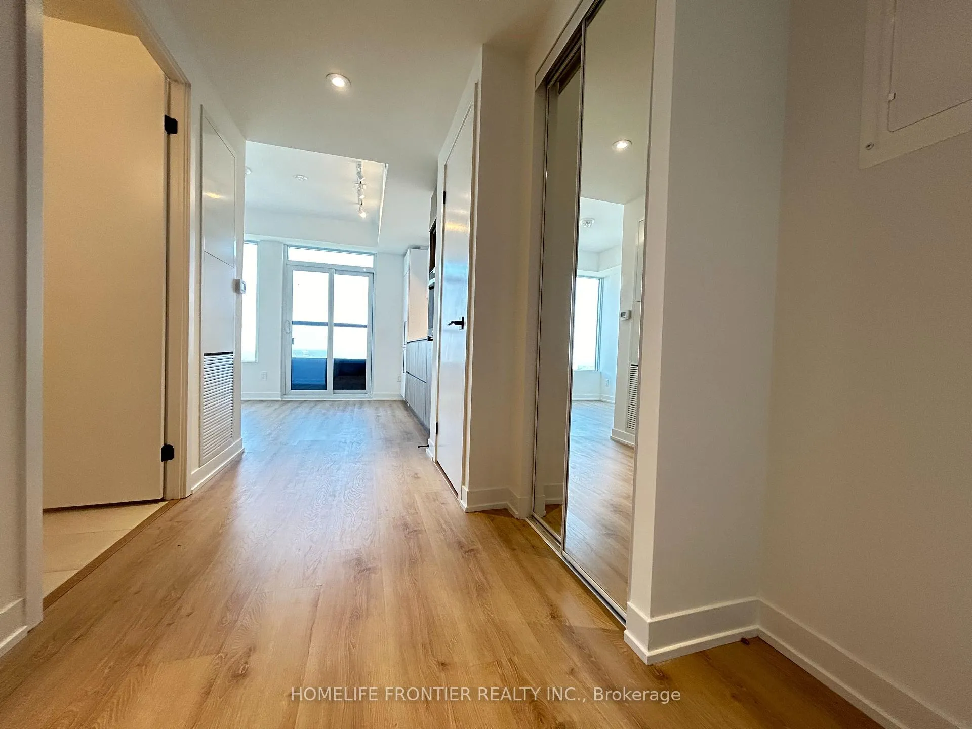 Photo 4 of Unit 3812, 319 Jarvis Street, Toronto, Church-Yonge Corridor — HOMEH