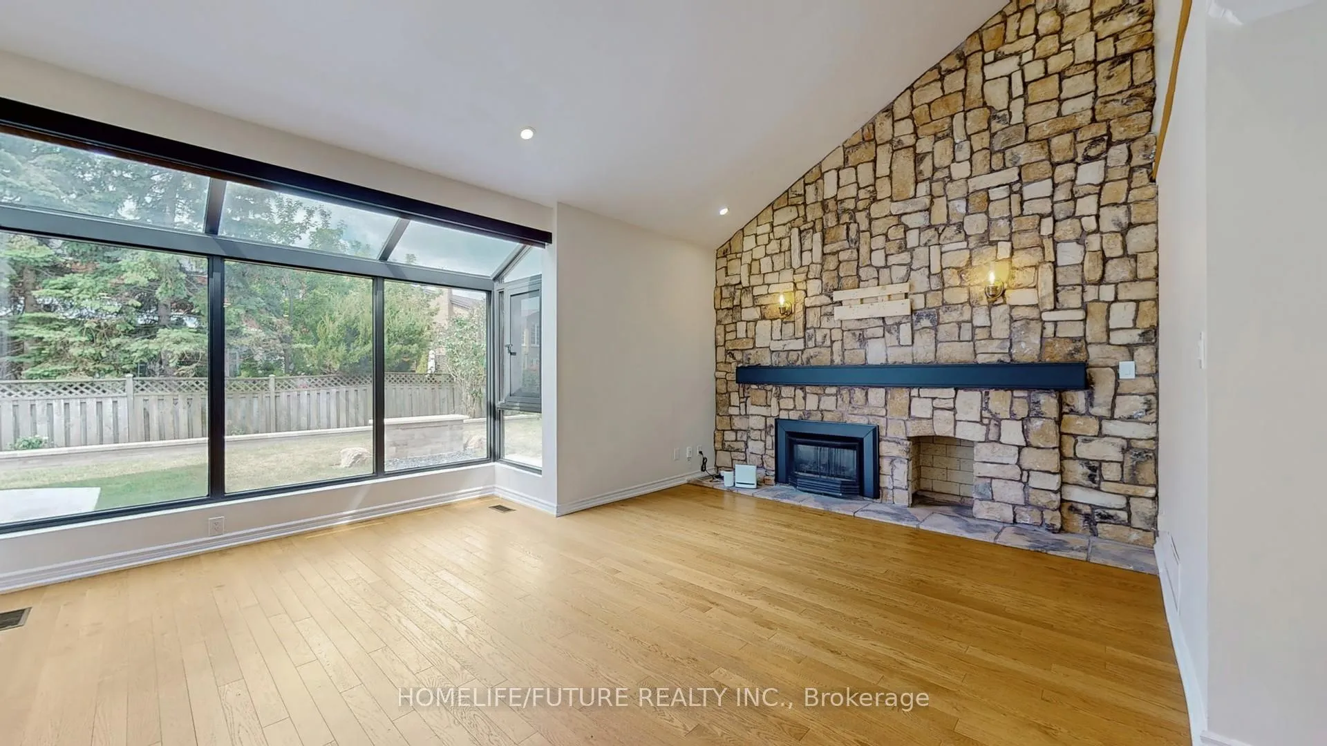 Photo 8 of 23 Varley Drive, Ajax, South West — HOMEH
