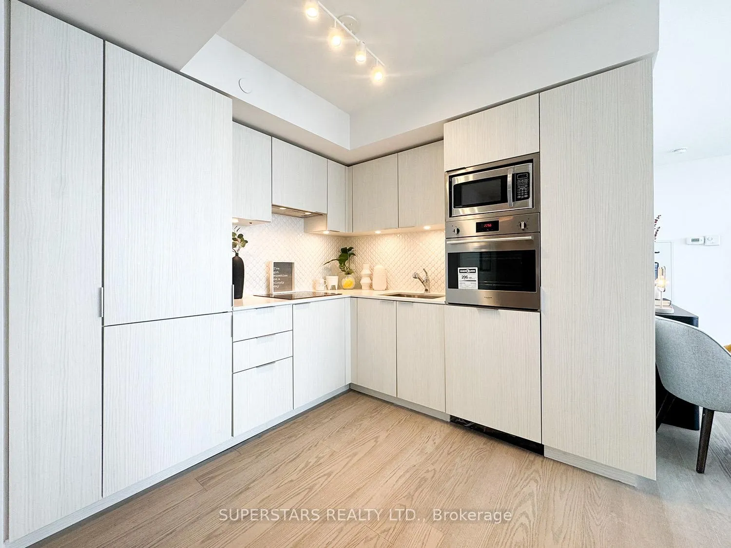 Photo 10 of Unit 3105, 11 Wellesley Street W, Toronto, Bay Street Corridor — HOMEH