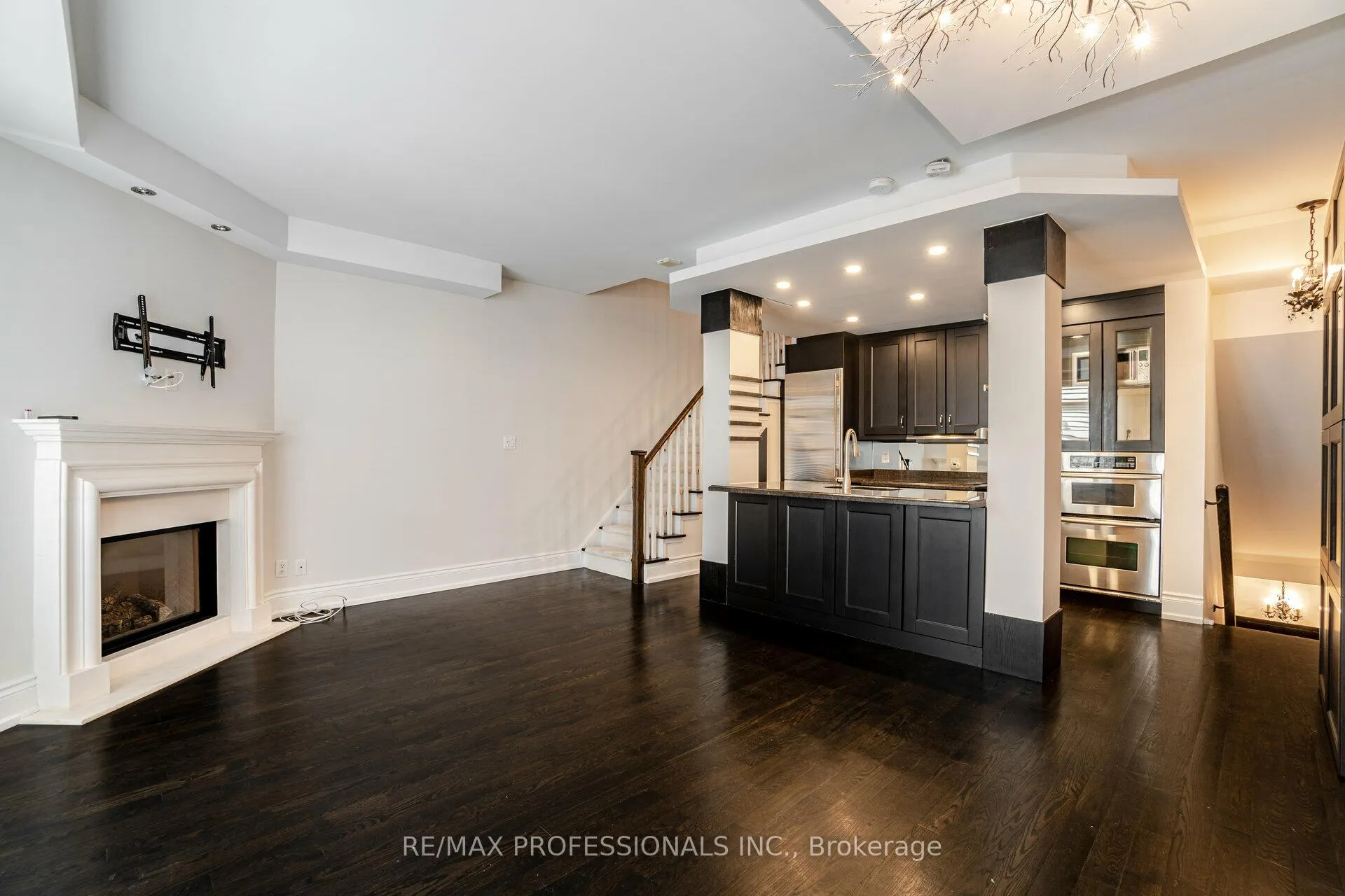 Photo 3 of Unit 225, 30 Stadium Road, Toronto, Niagara — HOMEH