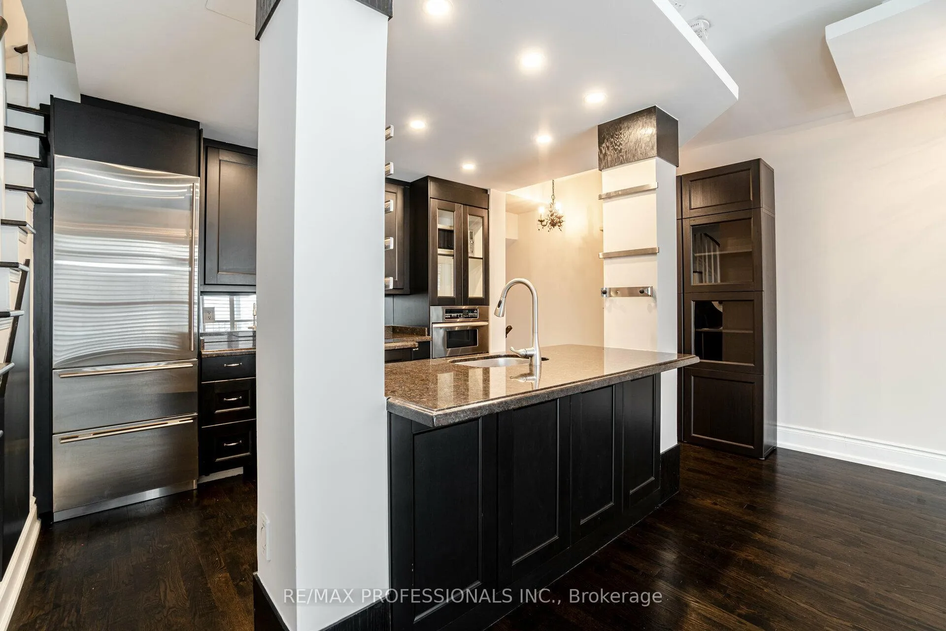 Photo 4 of Unit 225, 30 Stadium Road, Toronto, Niagara — HOMEH