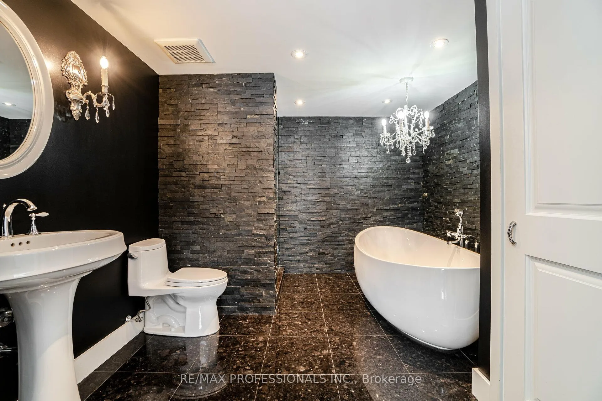 Photo 15 of Unit 225, 30 Stadium Road, Toronto, Niagara — HOMEH