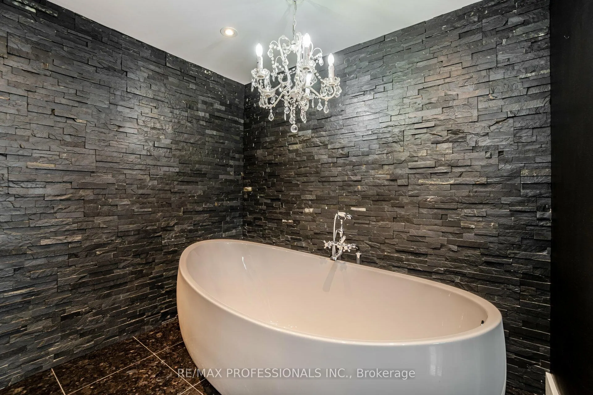 Photo 17 of Unit 225, 30 Stadium Road, Toronto, Niagara — HOMEH