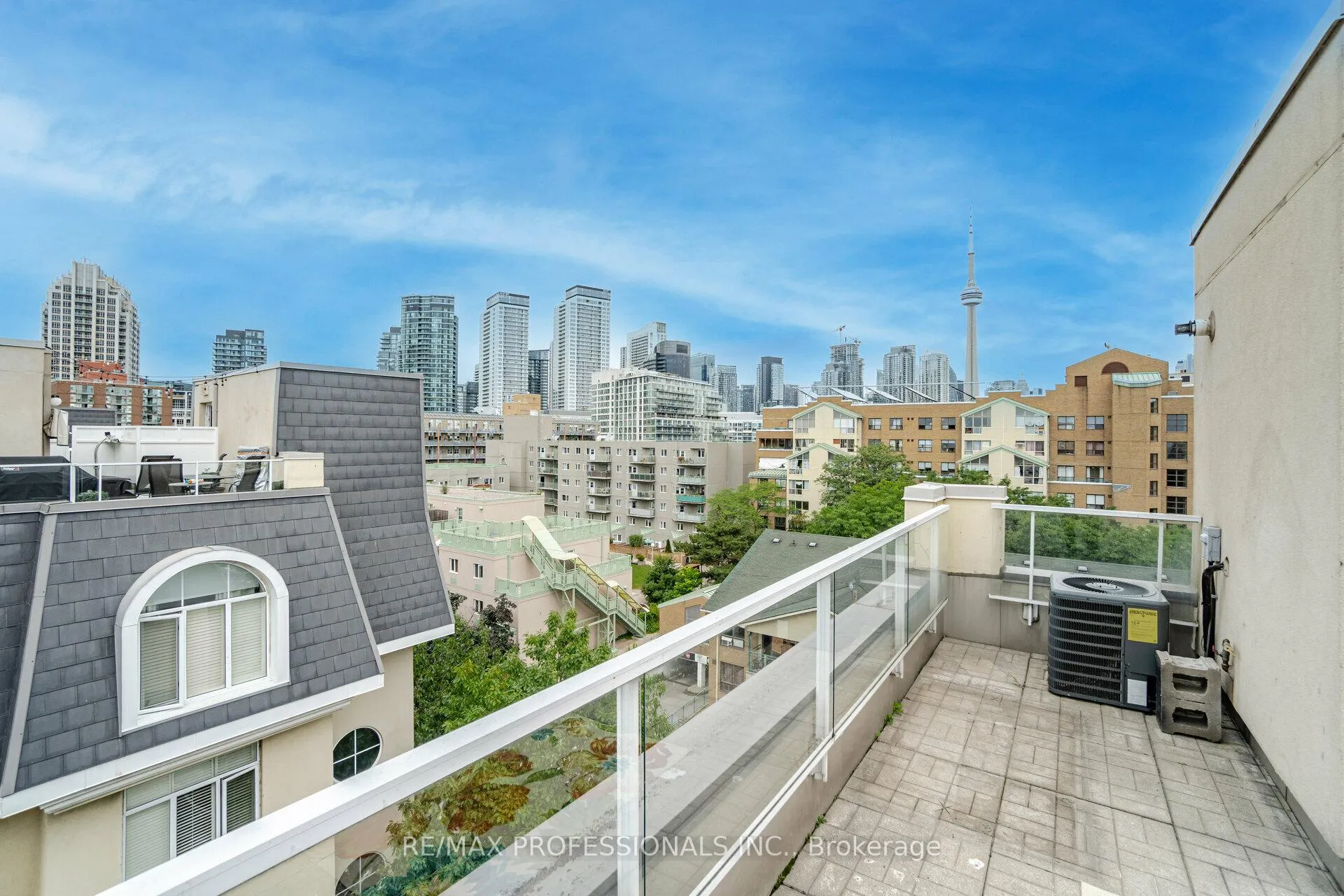 Photo 18 of Unit 225, 30 Stadium Road, Toronto, Niagara — HOMEH