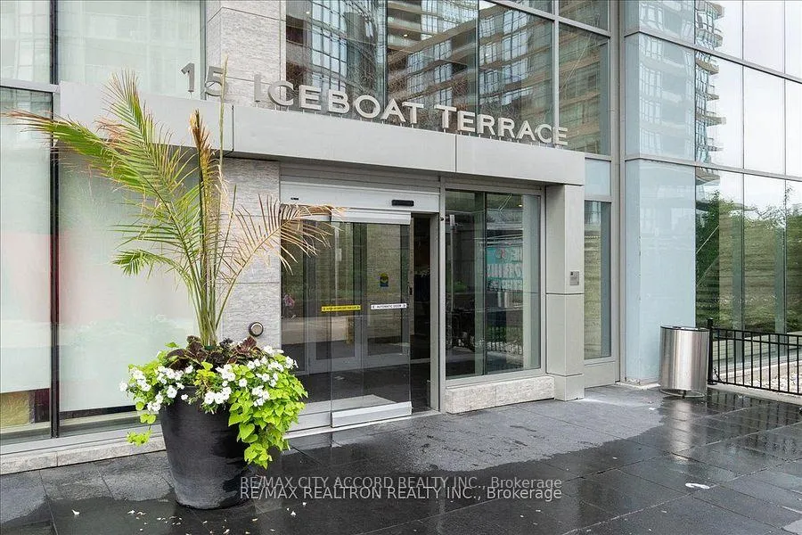 Front of Unit 2015, 15 Iceboat Terrace