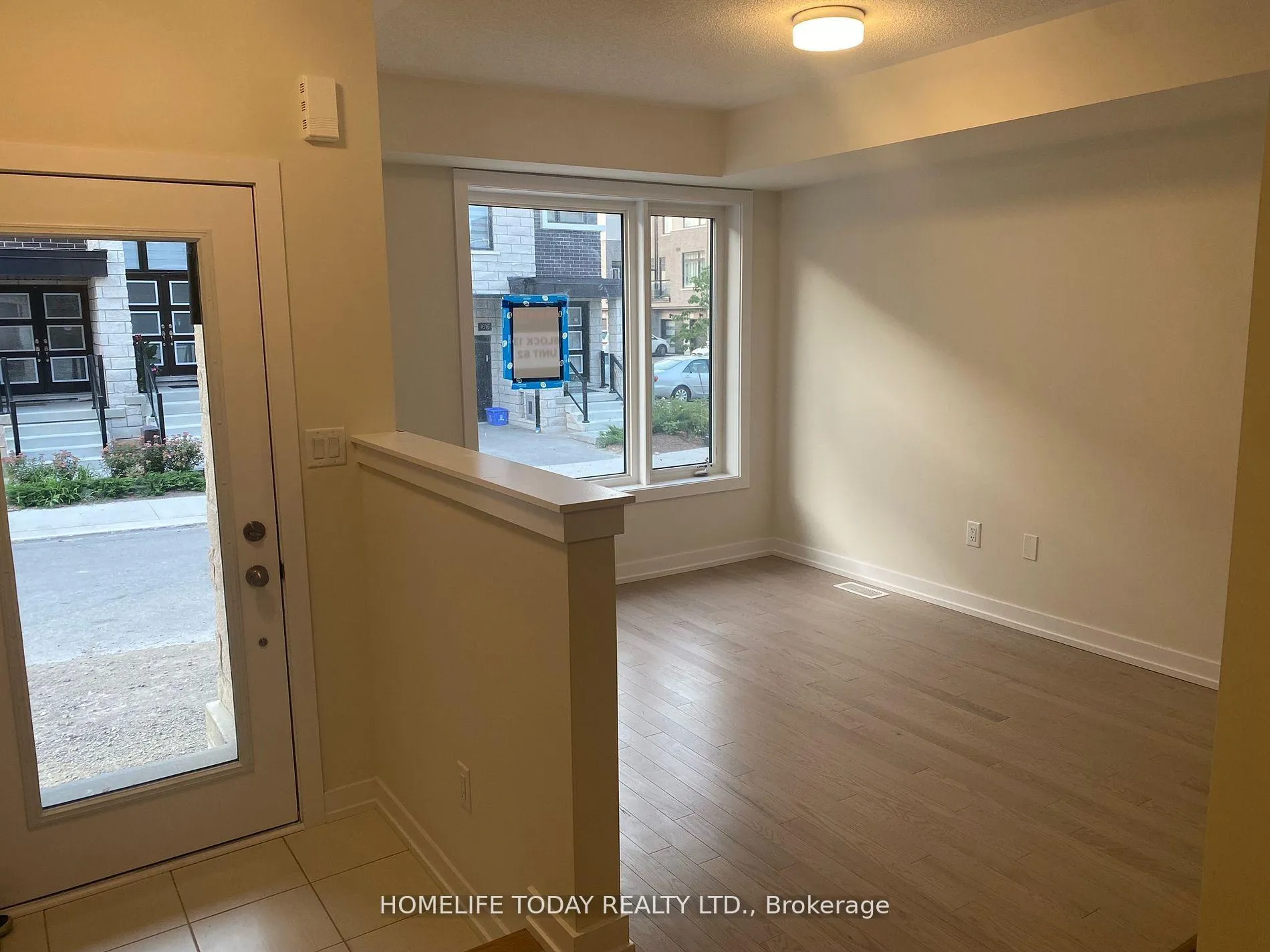 Photo 2 of 2573 Castlegate Crossing, Pickering, Duffin Heights — HOMEH