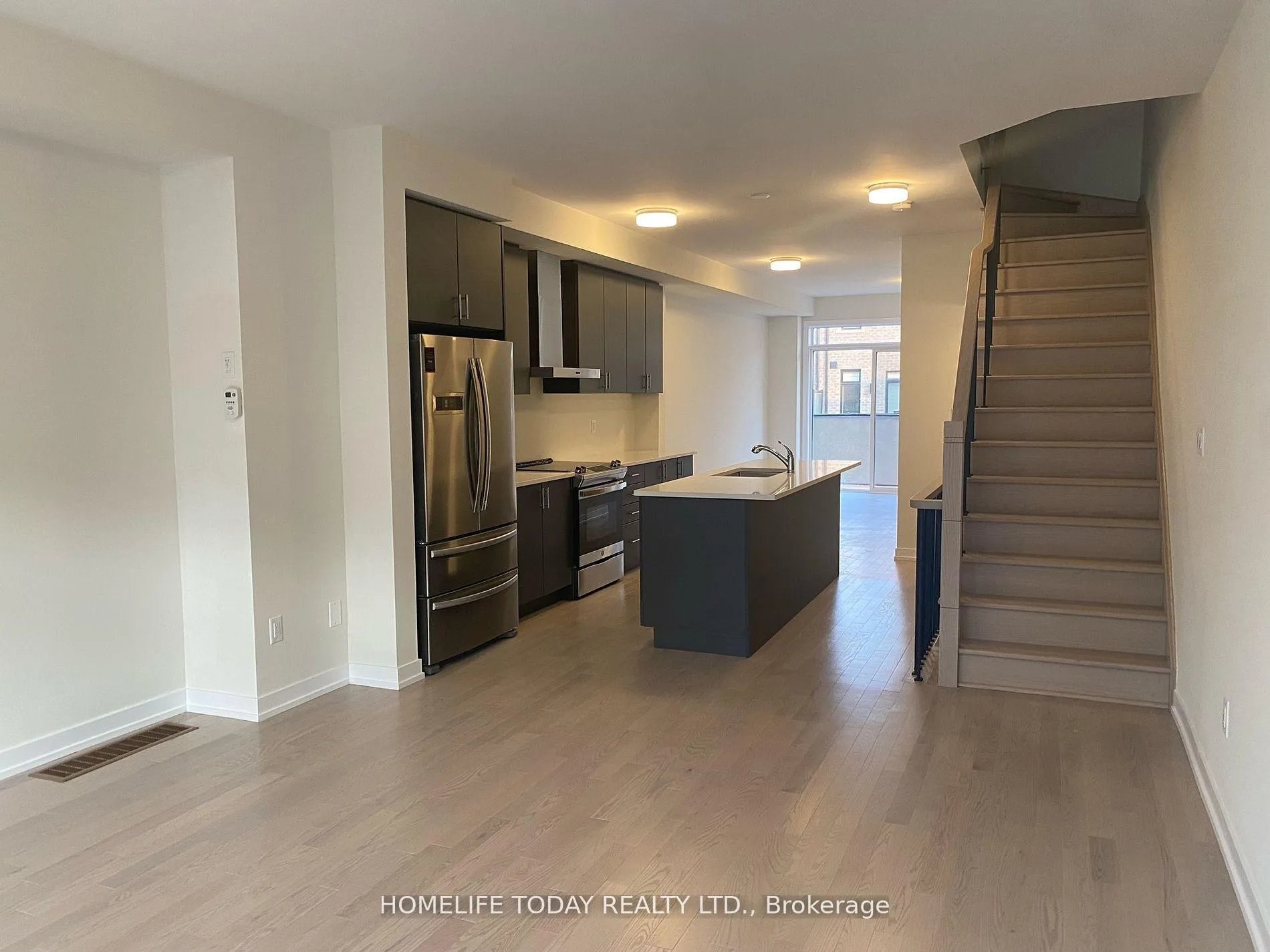Photo 5 of 2573 Castlegate Crossing, Pickering, Duffin Heights — HOMEH