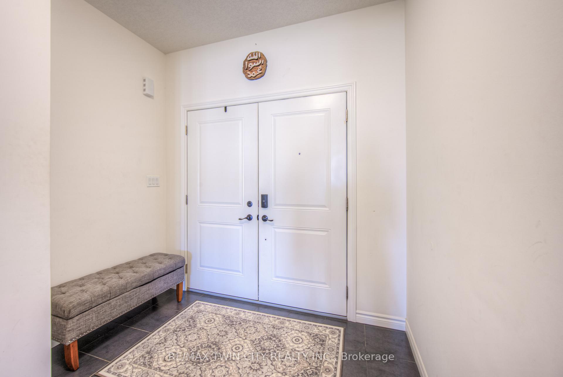 Photo 6 of 198 Savannah Ridge Drive, Brant, Paris — HOMEH