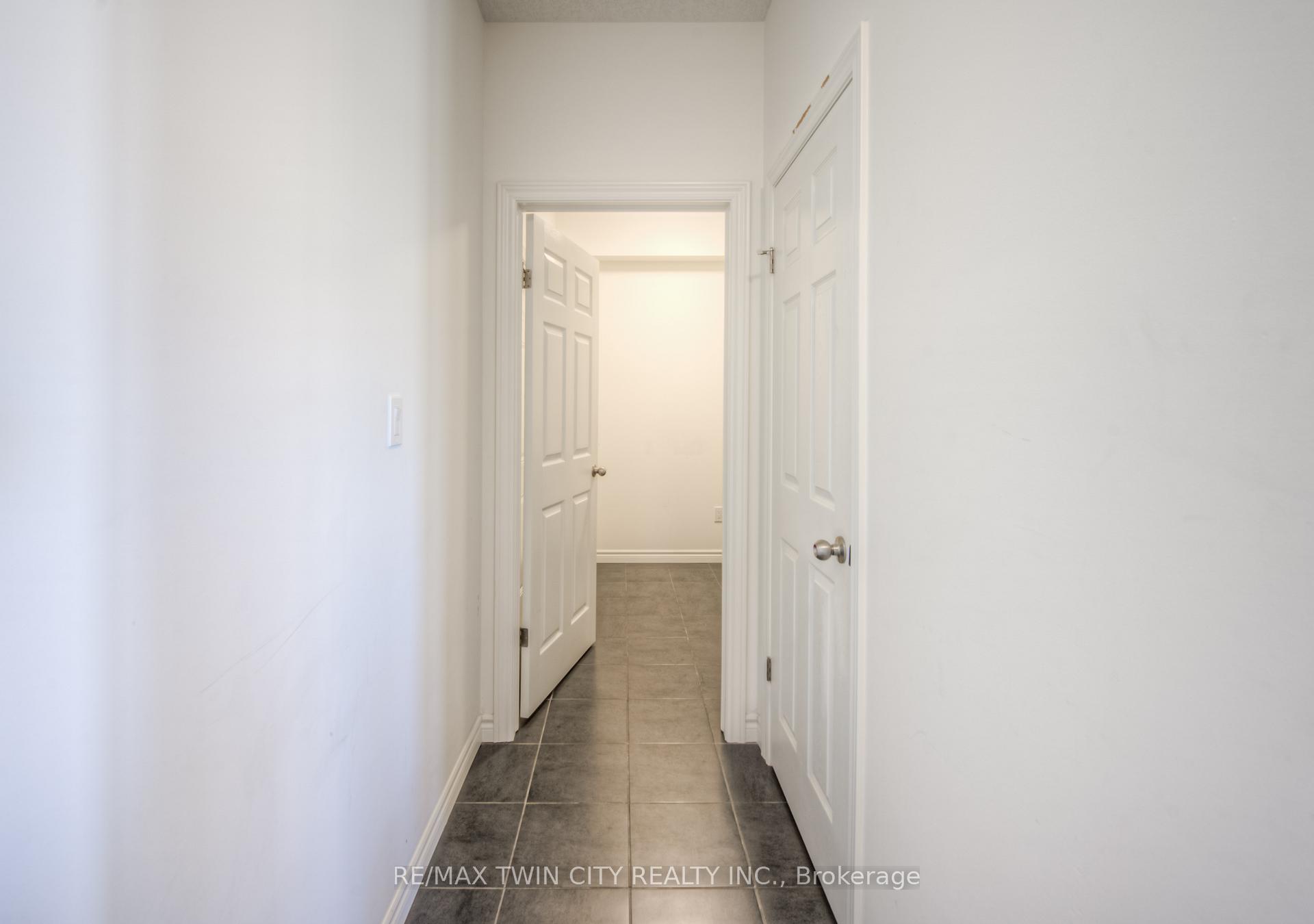 Photo 21 of 198 Savannah Ridge Drive, Brant, Paris — HOMEH
