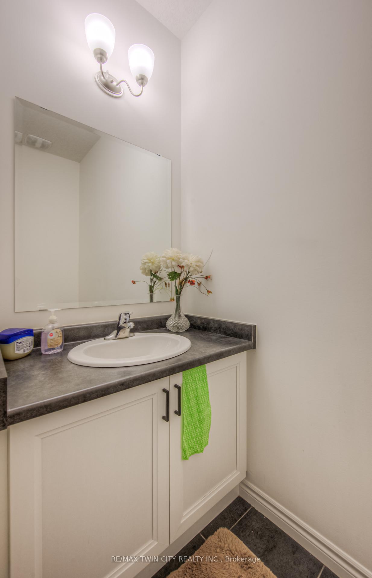 Photo 22 of 198 Savannah Ridge Drive, Brant, Paris — HOMEH
