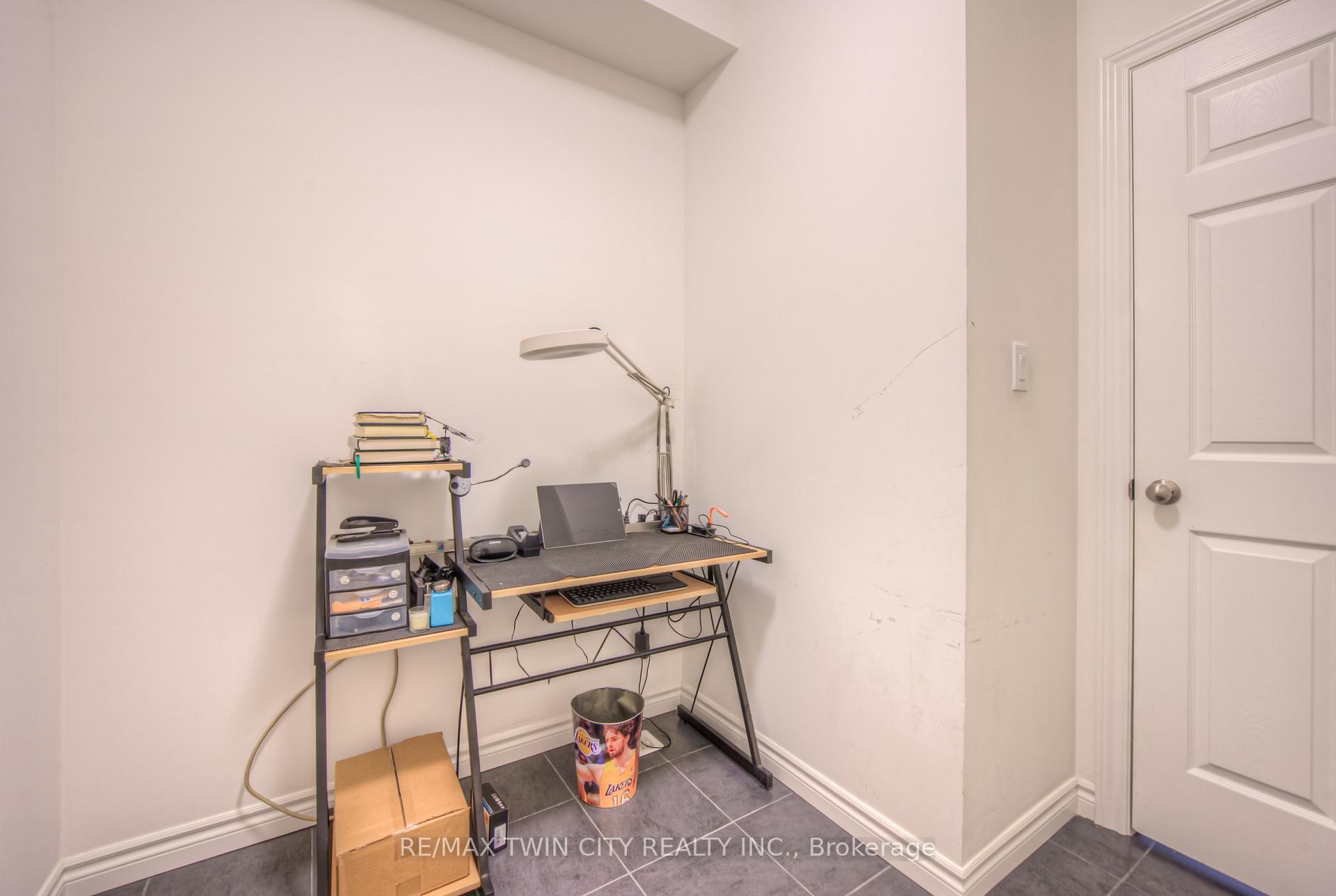 Photo 23 of 198 Savannah Ridge Drive, Brant, Paris — HOMEH