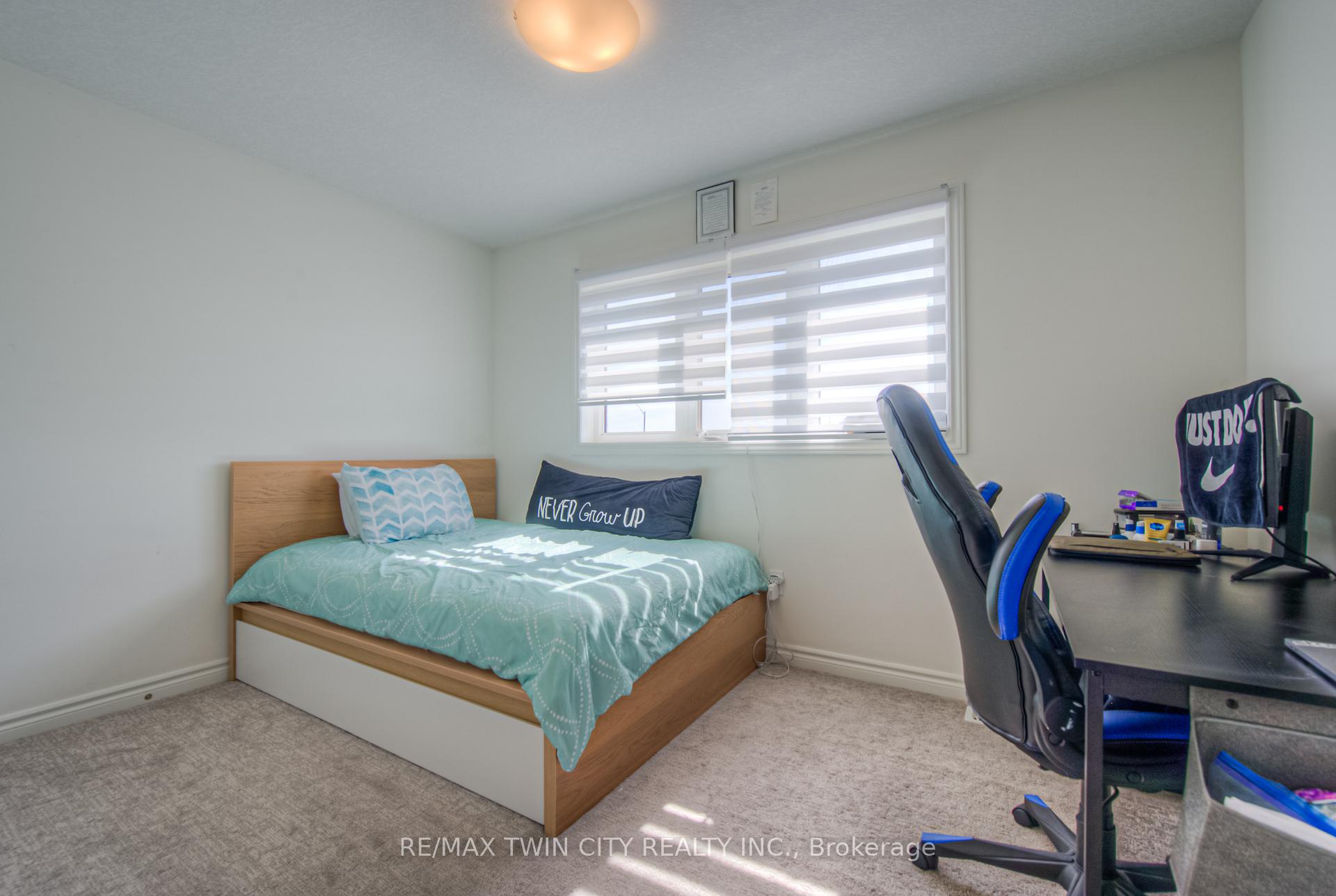 Photo 27 of 198 Savannah Ridge Drive, Brant, Paris — HOMEH