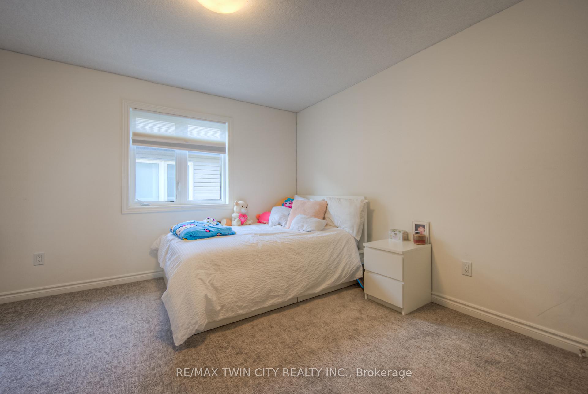 Photo 29 of 198 Savannah Ridge Drive, Brant, Paris — HOMEH