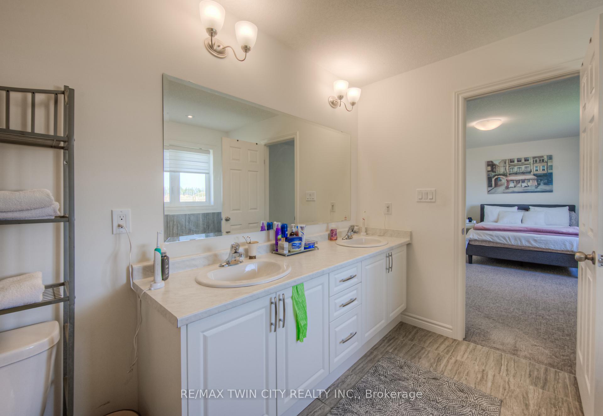 Photo 36 of 198 Savannah Ridge Drive, Brant, Paris — HOMEH